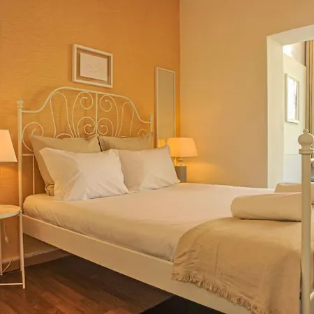 Pensionat Marques De Pombal - 8 Bedroom Lisboa