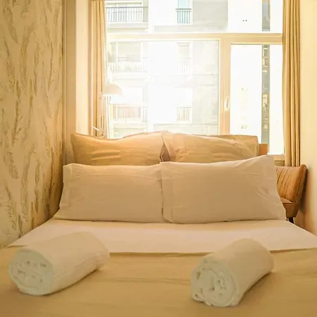 Marques De Pombal - 8 Bedroom