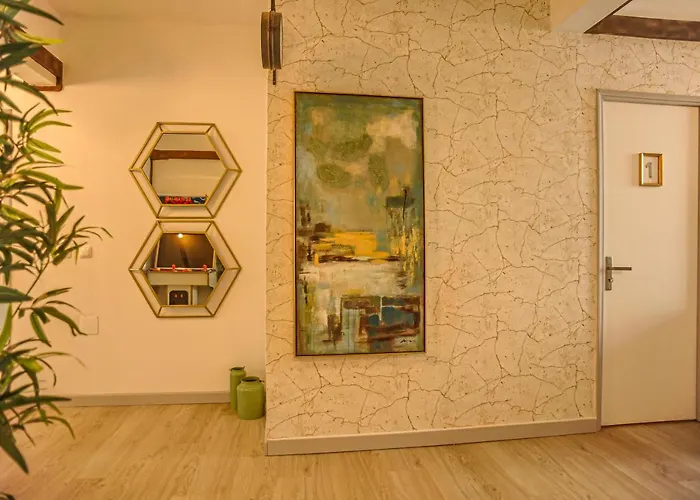 Pensión Marques De Pombal - 8 Bedroom *