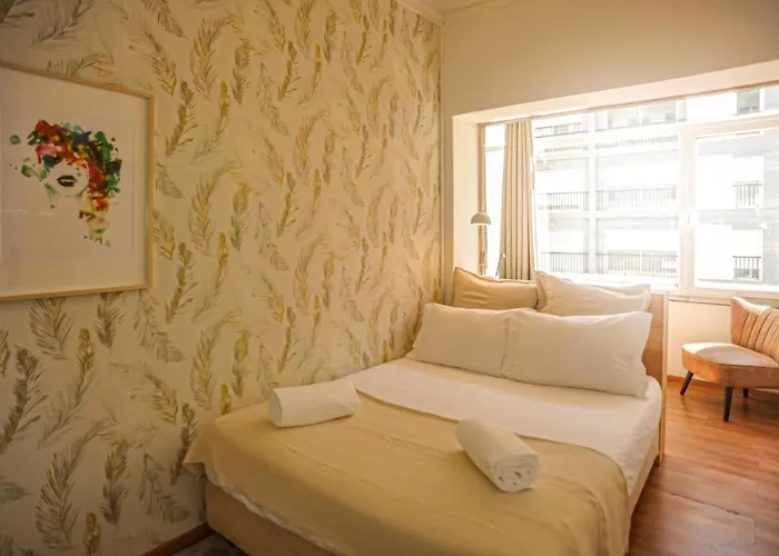 Marques De Pombal - 8 Bedroom *