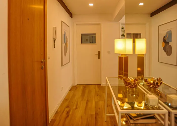 Marques De Pombal - 8 Bedroom Gæstehus Lisboa