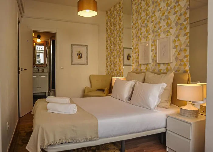 Pensión Marques De Pombal - 8 Bedroom Lisboa