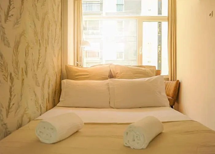 Marques De Pombal - 8 Bedroom