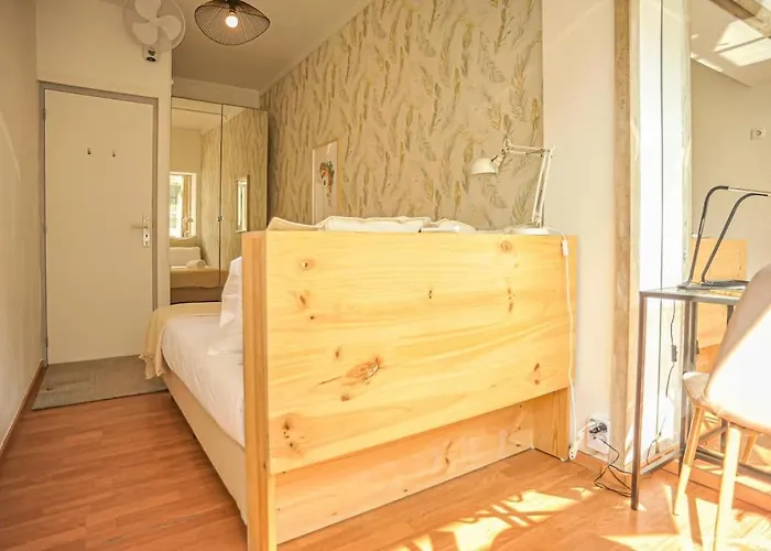 Marques De Pombal - 8 Bedroom Gæstehus