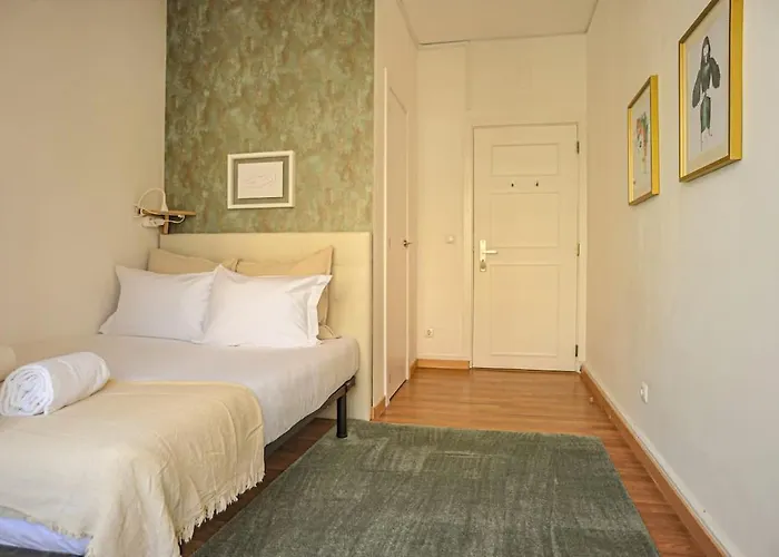 Penzion Marques De Pombal - 8 Bedroom Lisboa