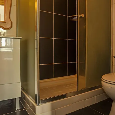 Guest house Marques De Pombal - 8 Bedroom