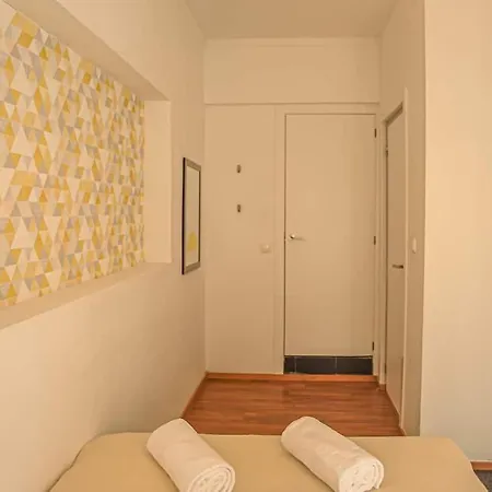 Marques De Pombal - 8 Bedroom *