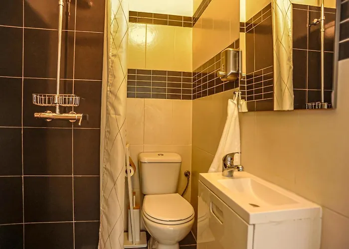 Marquês De Pombal - 8 Bedroom *
