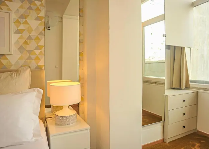 Marquês De Pombal - 8 Bedroom *