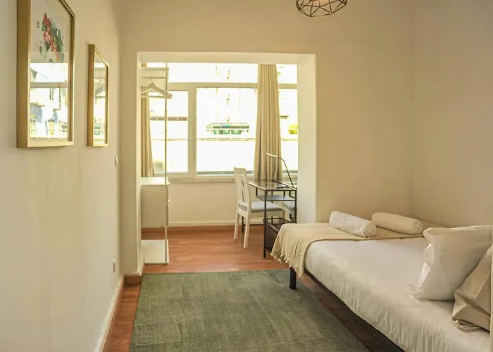 Marquês De Pombal - 8 Bedroom