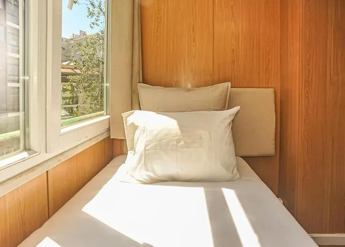 Marquês De Pombal - 8 Bedroom *